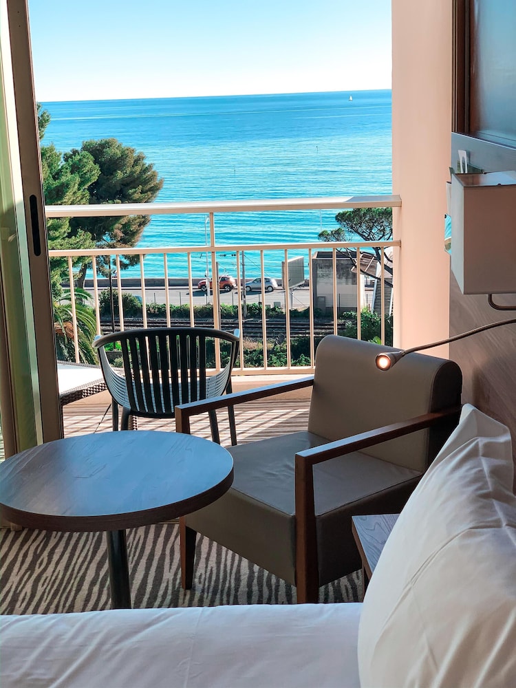Luxotel Cannes 56/75