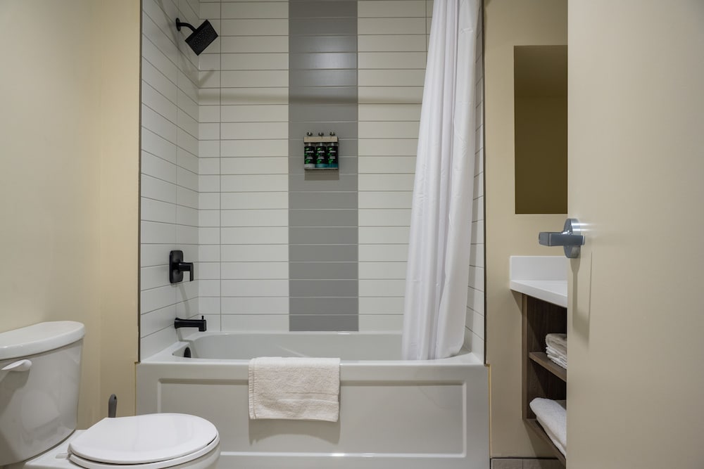 Leelas Villa Inn Flesherton 24/28