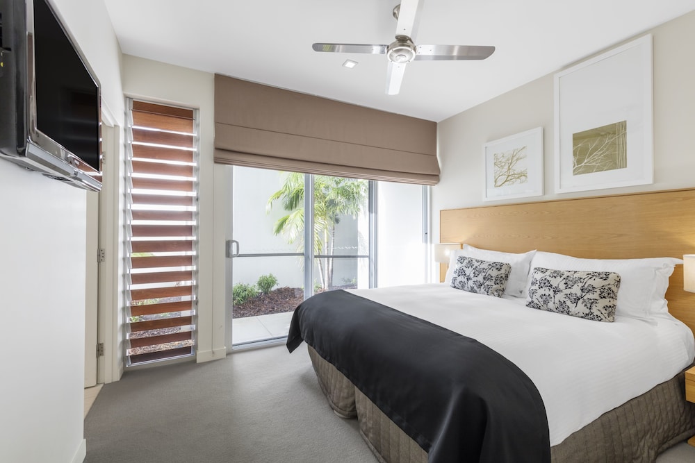 2 BEDROOMS, RESORT, APARTMENT