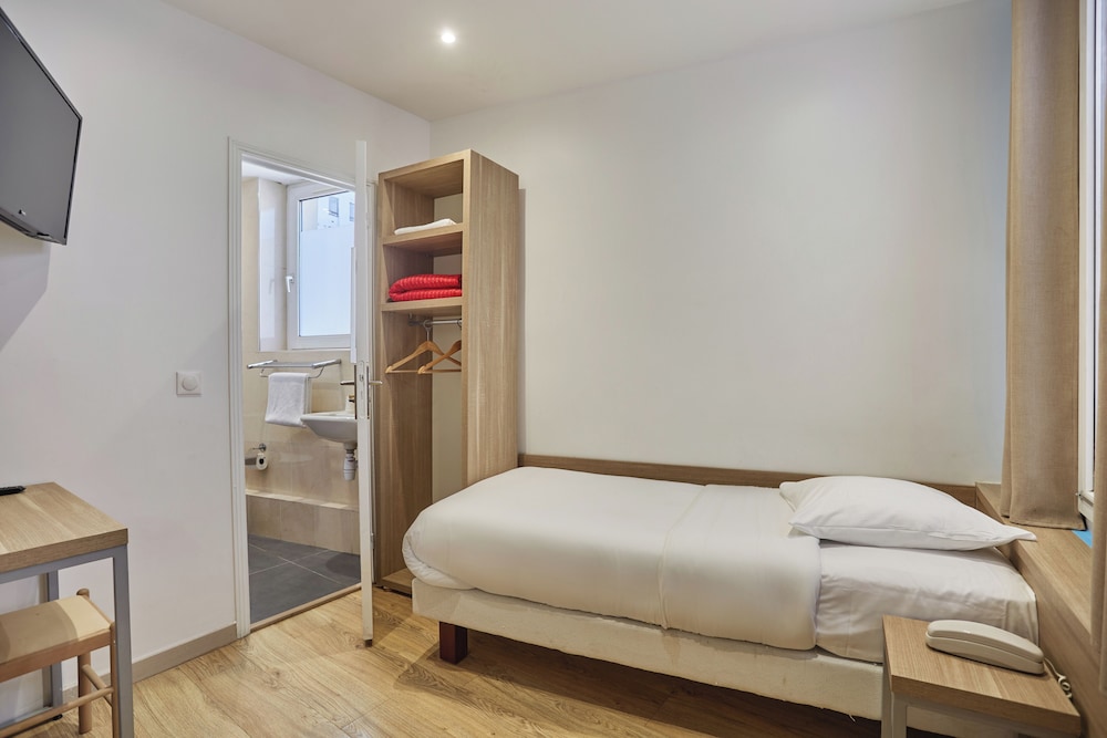 ROOM, SINGLE