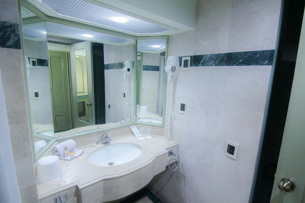Nk Hotel Nekie Tepic 72/73