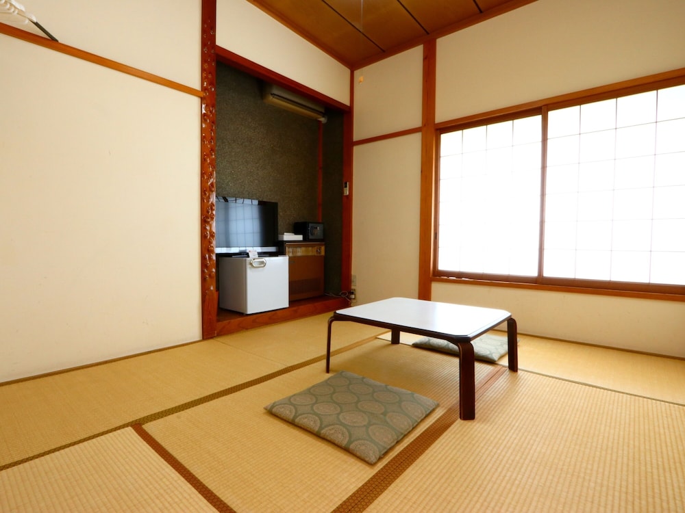 Takanoya 32/50
