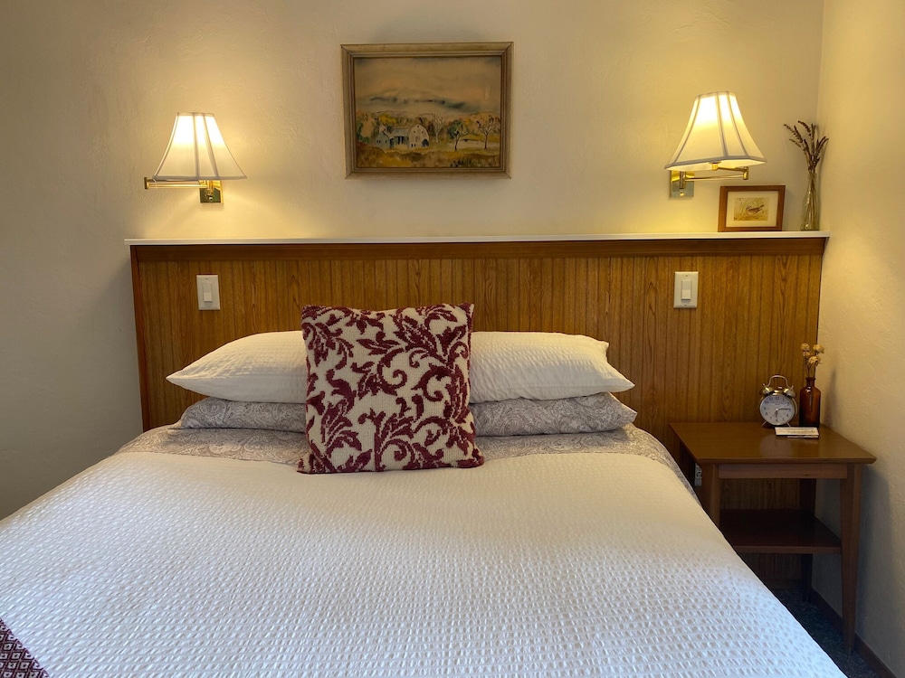 Emerald Valley Inn 22/74
