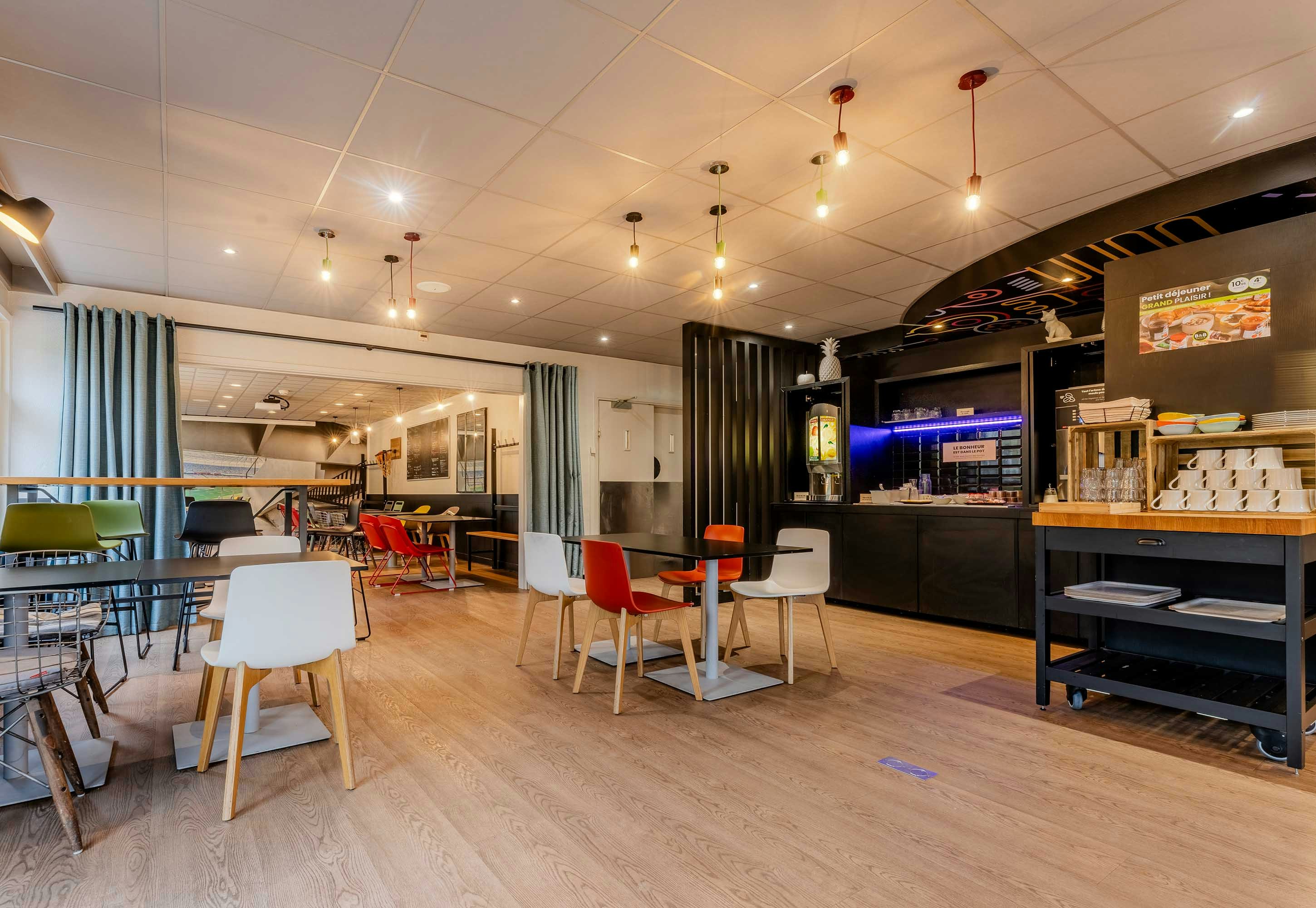 B&B HOTEL Lille Villeneuve d'Ascq Hotel de Ville 8/24