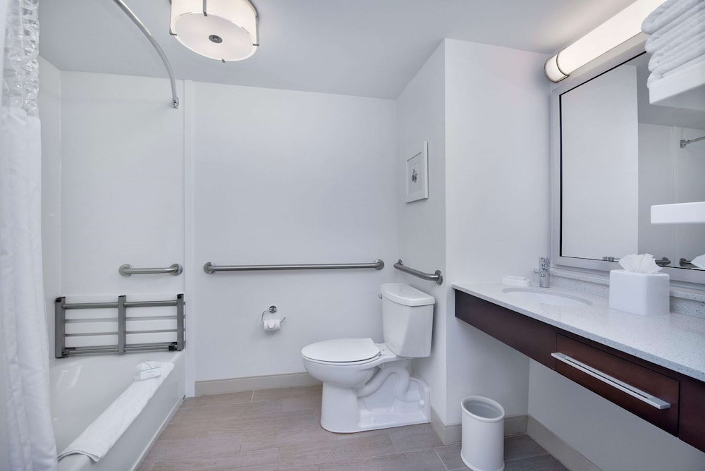 HAMPTON INN NAPLES I-75 25/59