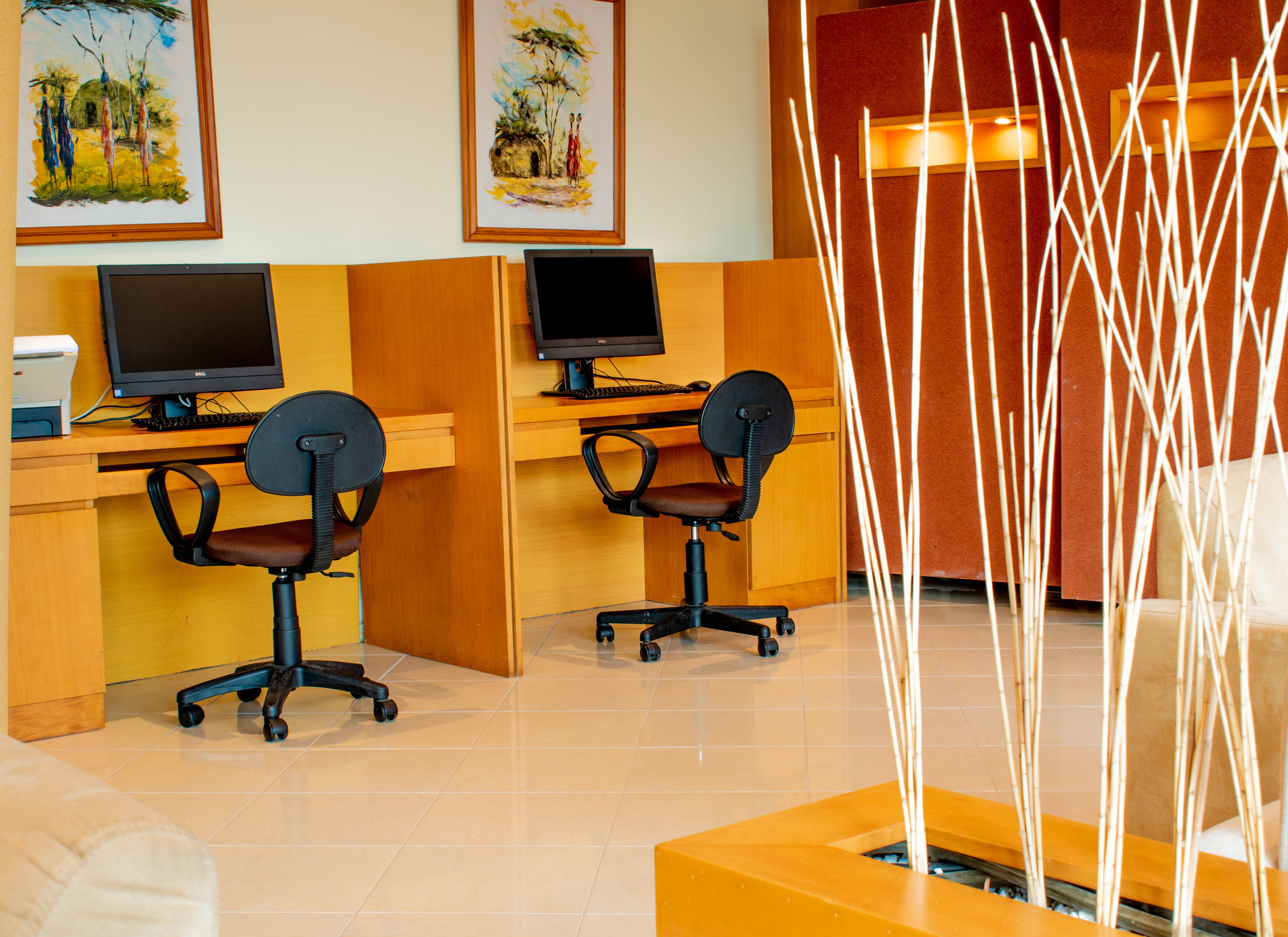 Holiday Inn Dar Es Salaam City Center 61/76