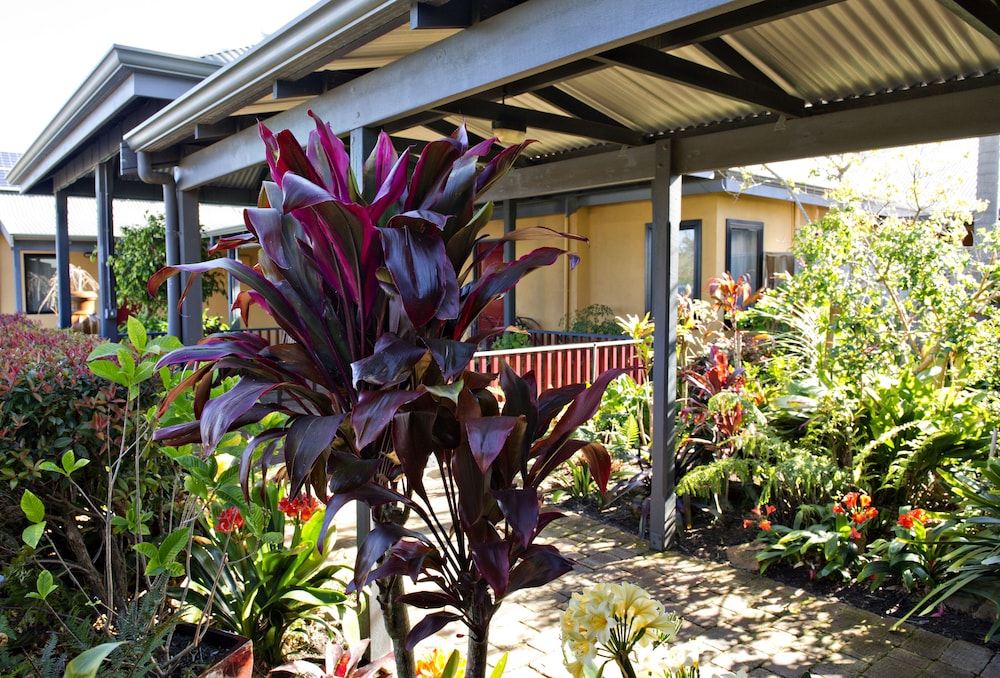 Vintages Accommodation 60/66