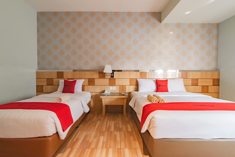 RedDoorz Premium Near Bandung Station 19/63