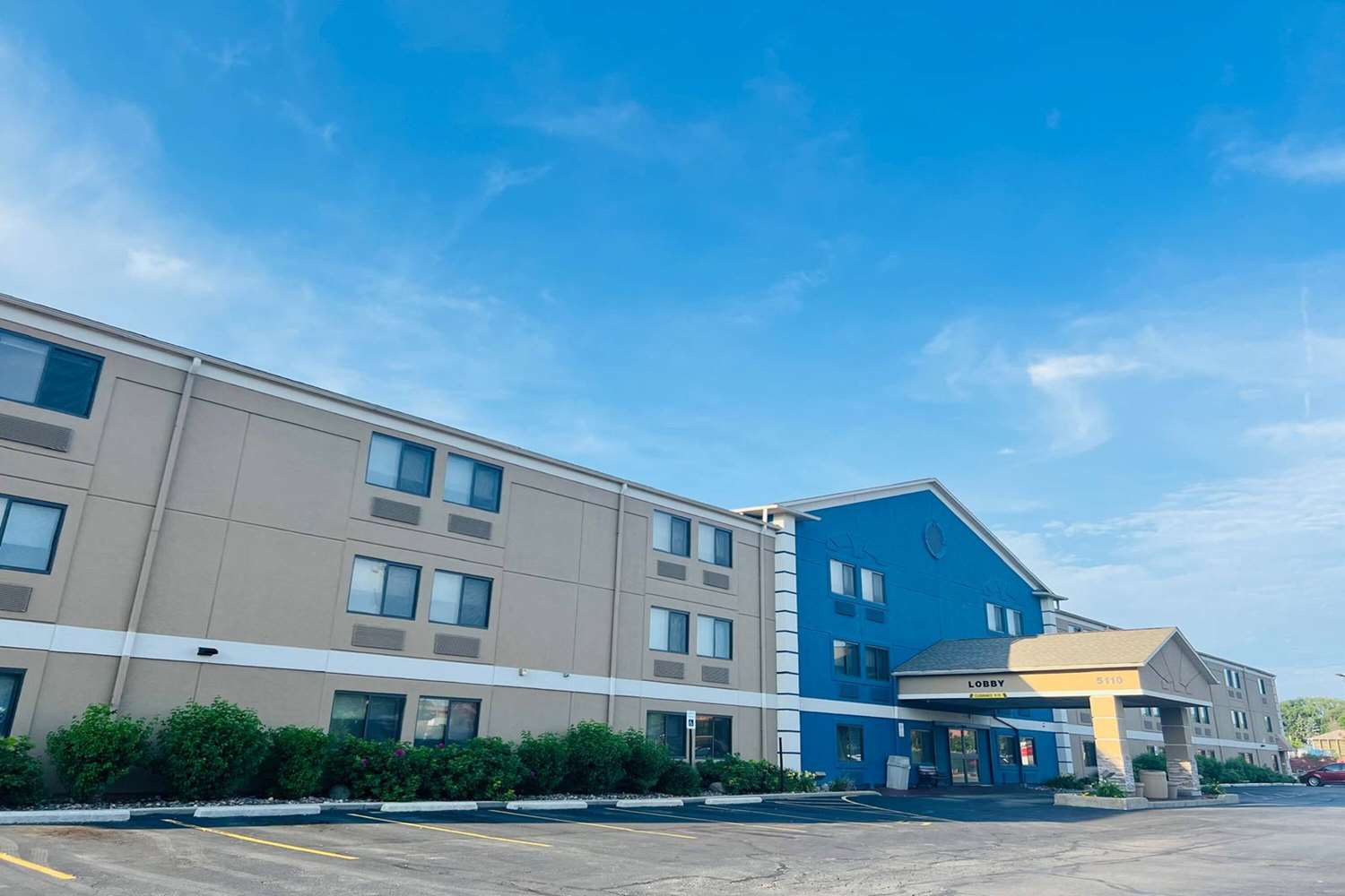 AmericInn by Wyndham Glendale/Milwaukee 5/28