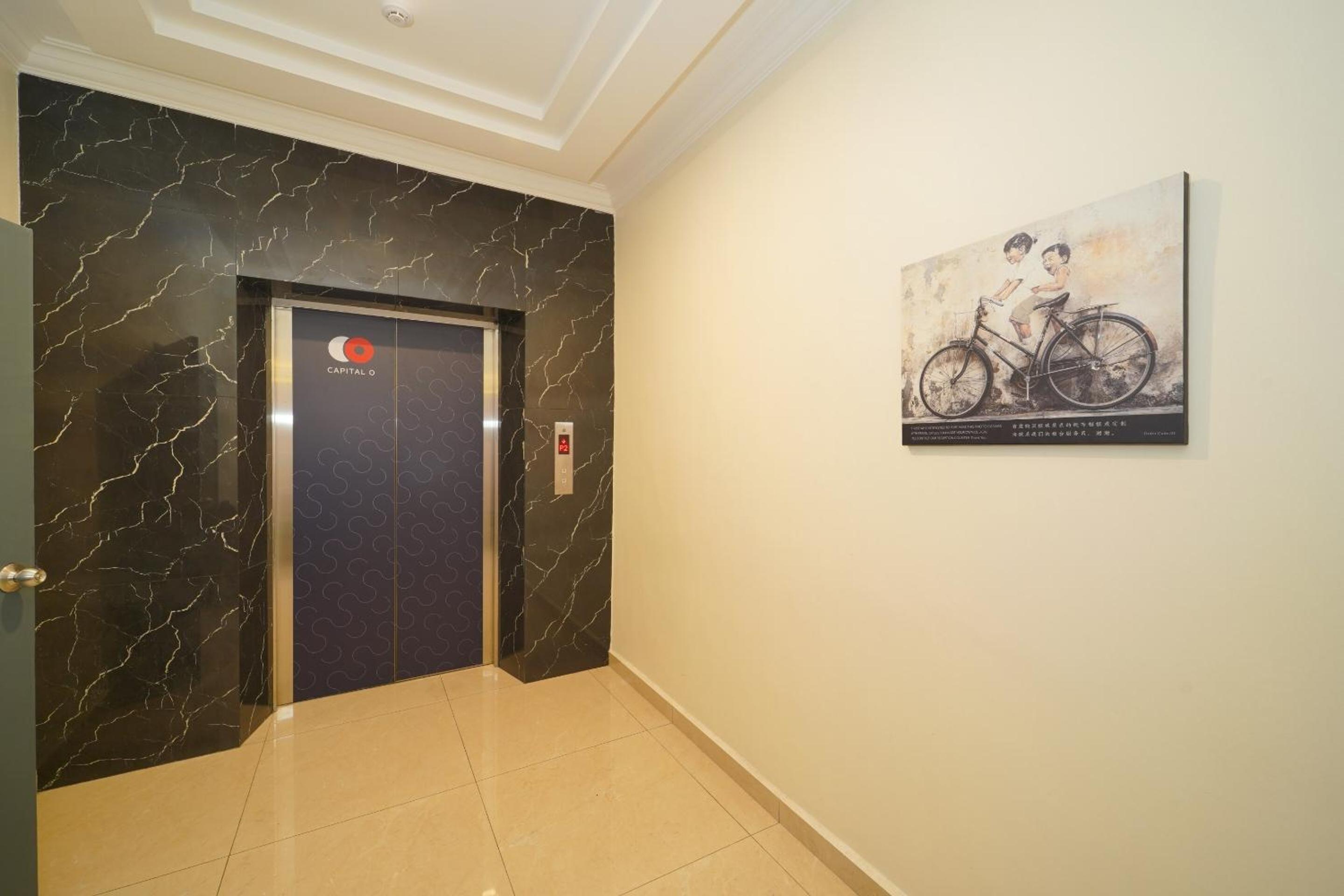 Capital O 89647 Atta Hotel 33/49