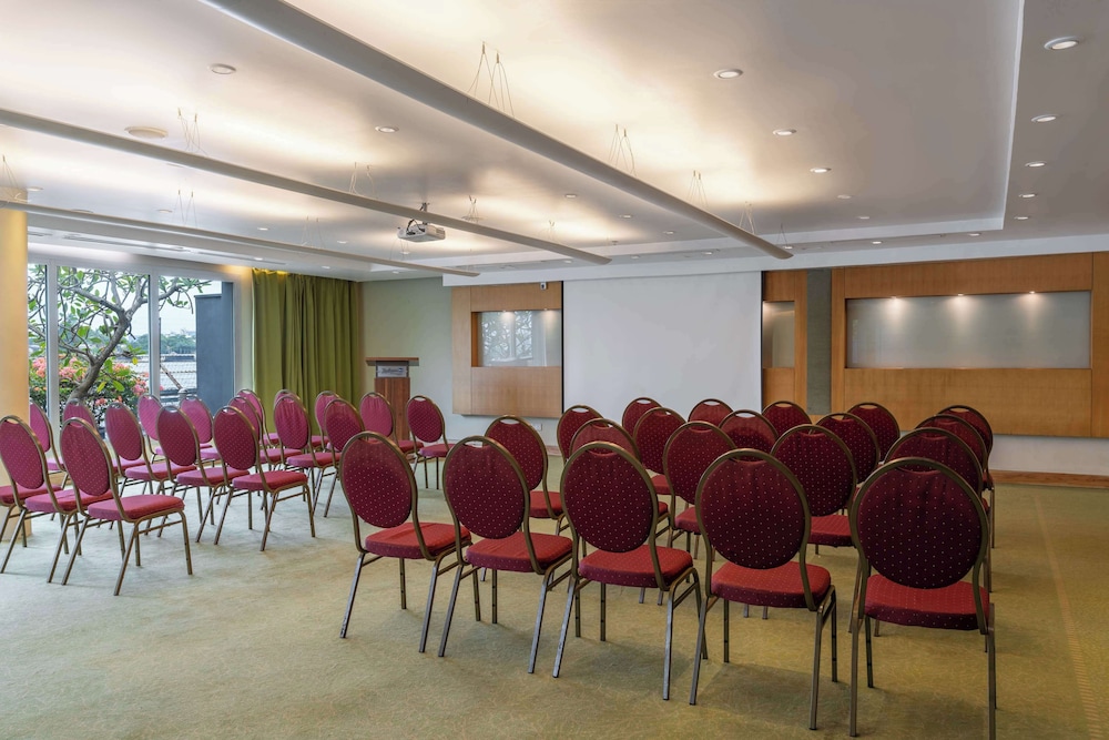 Radisson Blu Anchorage Hotel 75/84