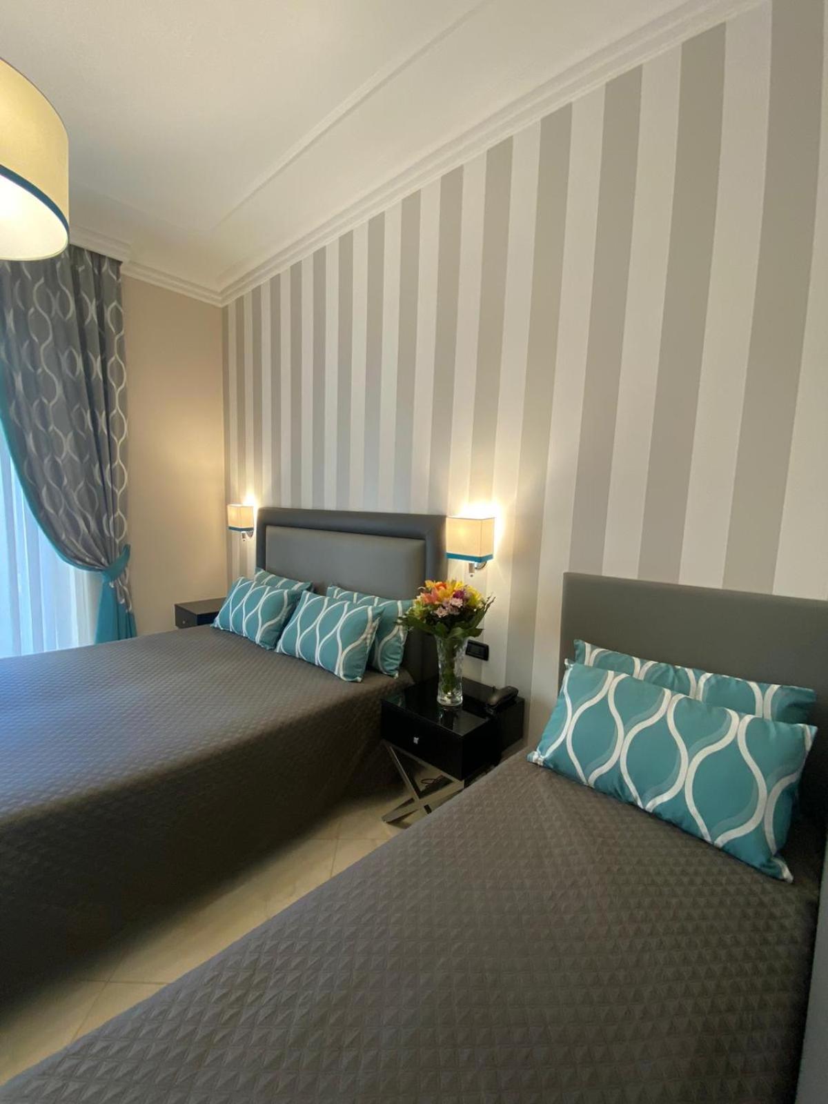 Superior, Queen Bed