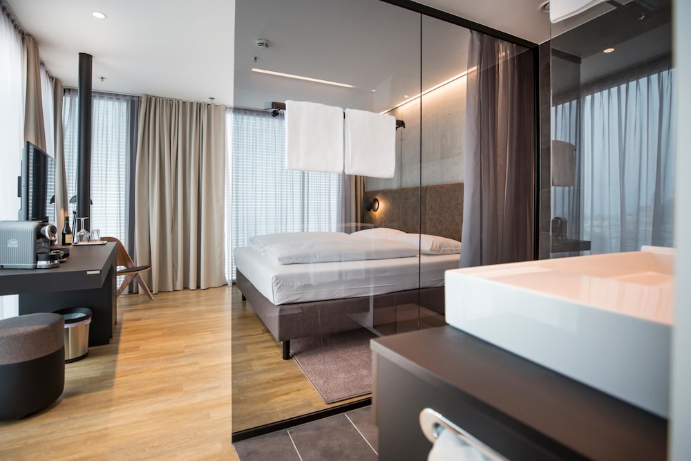 ORIGINAL, STUDIO, CITY VIEW, HIGH FLOOR