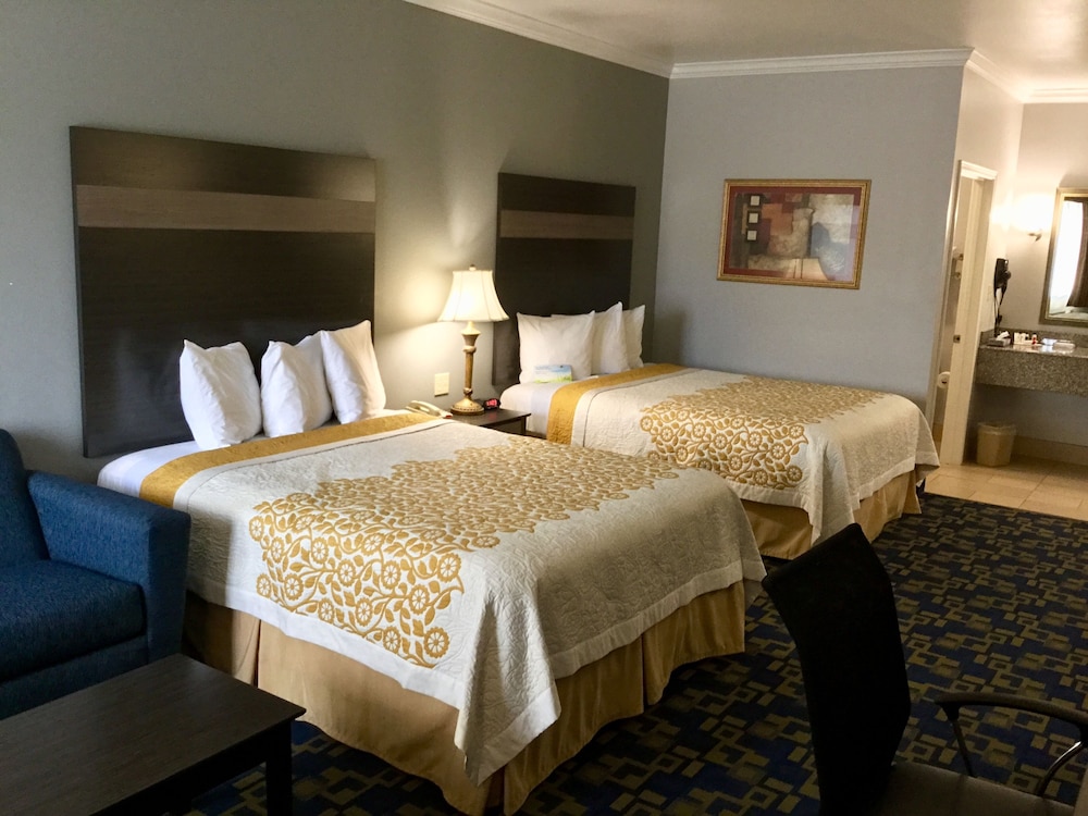 غرفة قياسية بسريرين كوين، Days Inn By Wyndham Robstown 8/10