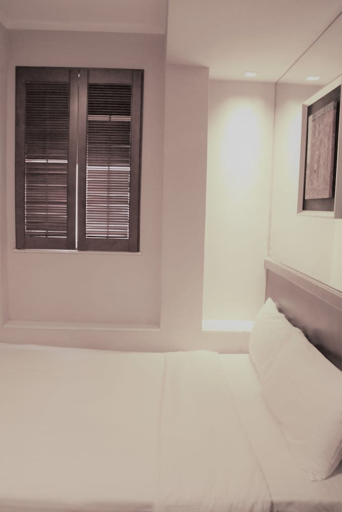 ORIENTAL LANDER HOTEL 26/41