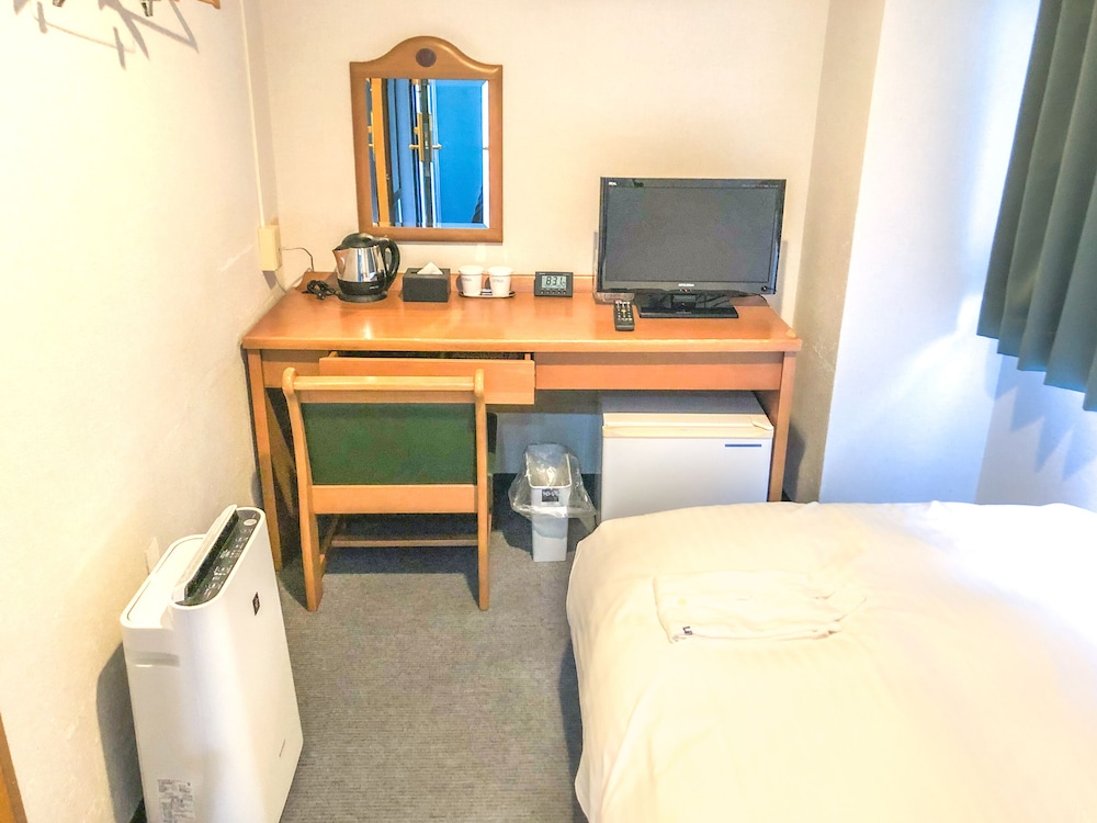 Hotel Livemax Budget Naha Matsuyama 9/17