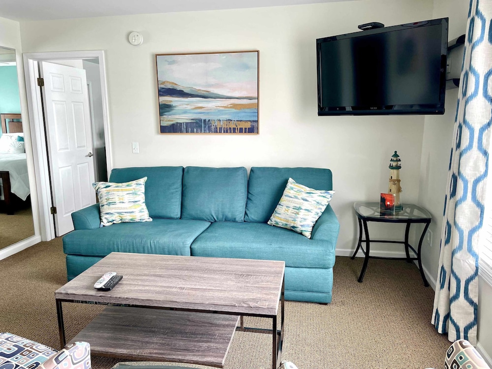 Old Harbor Inn 31/50