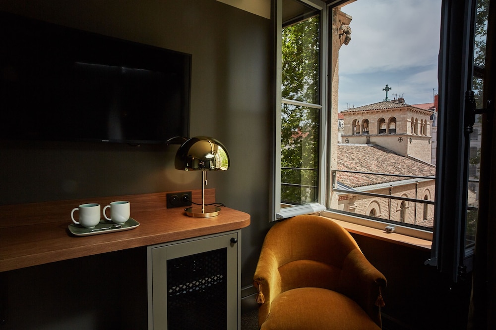 Hotel de l Abbaye 39/50