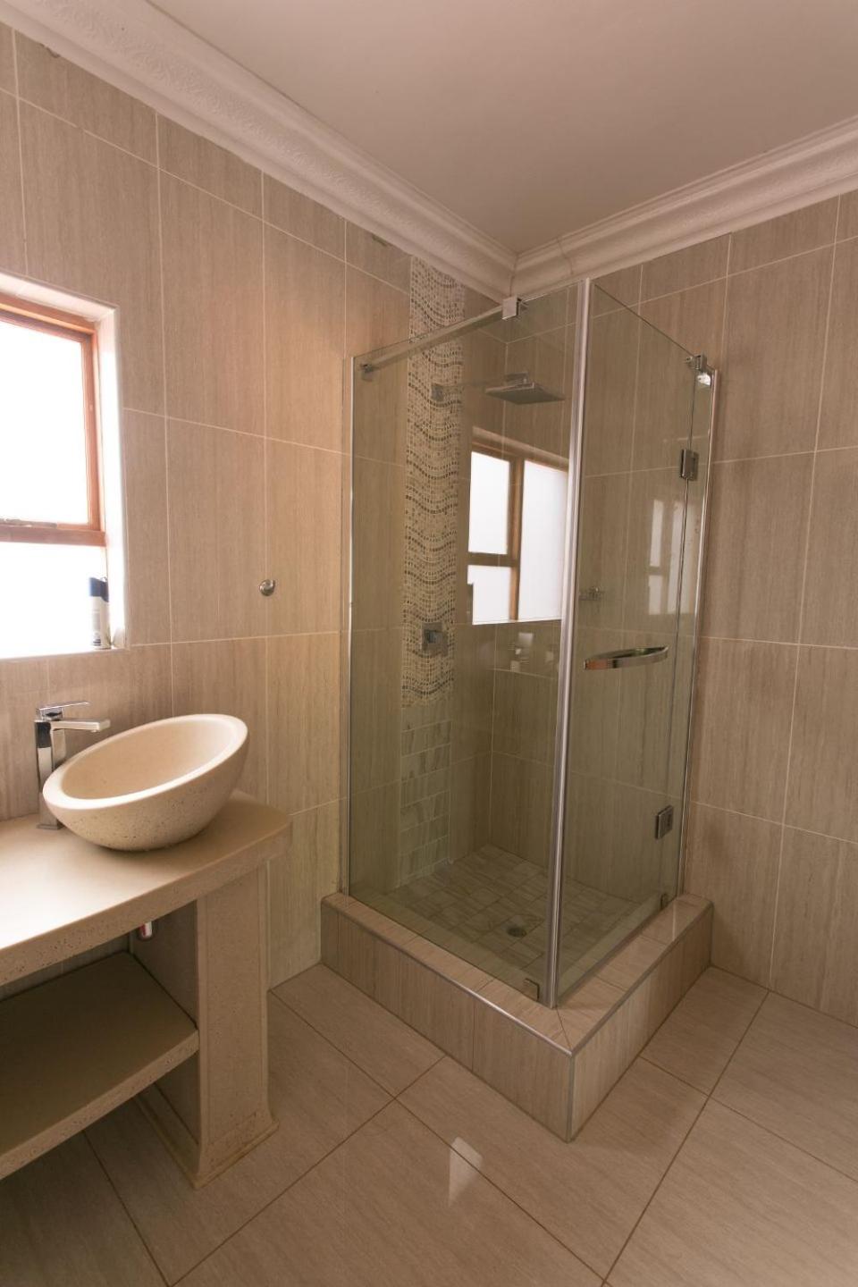 Ein Gedi Premier Lodge 33/33