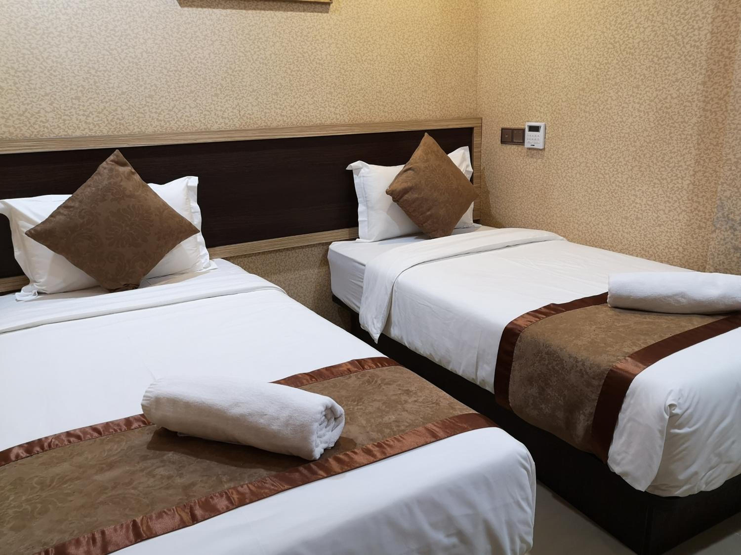 Standard, Twin Beds