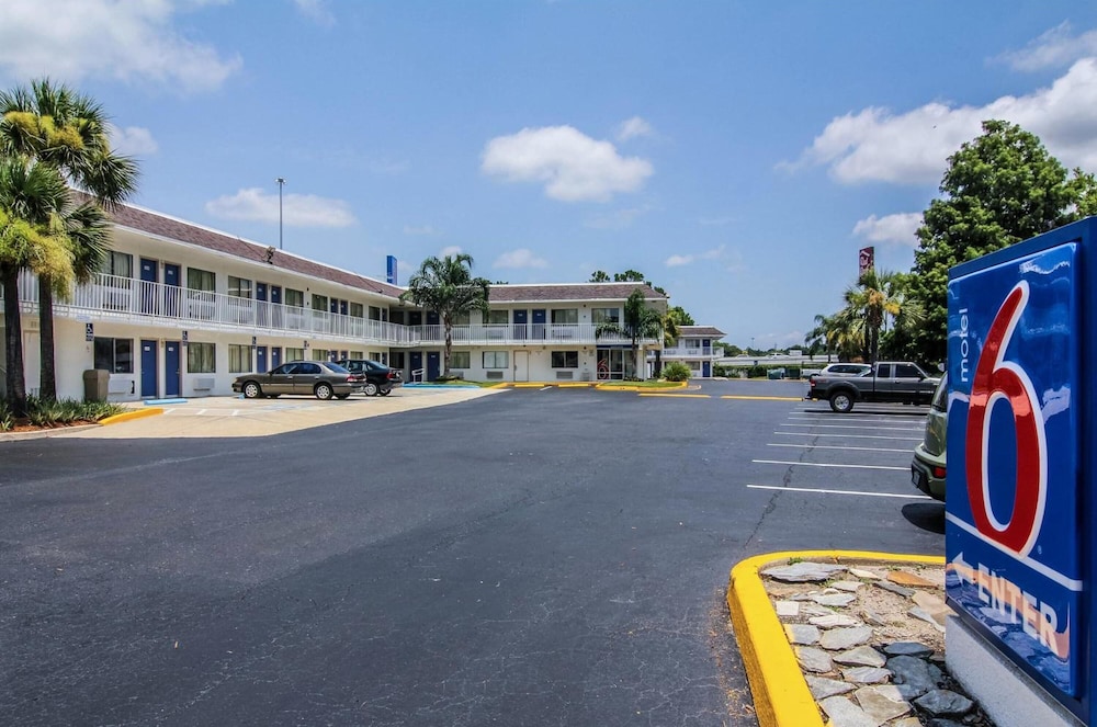 Motel6 Jacksonville, FL - Orange Park 49/60
