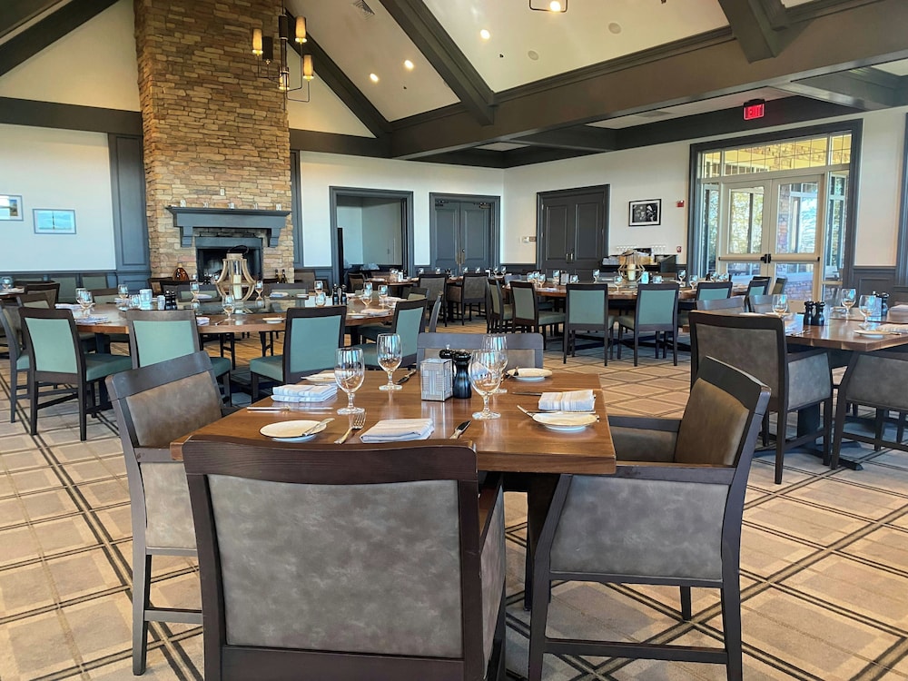 Lansdowne Resort And Spa 57/73
