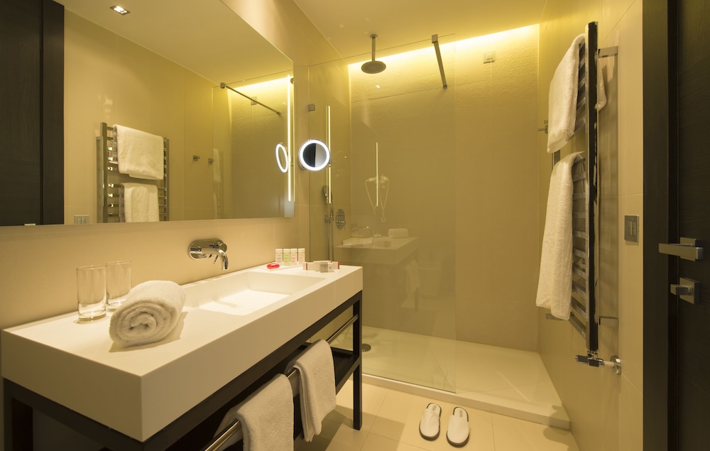 Duparc Contemporary Suites 24/73