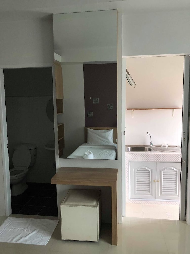 Tonkok Hotel 34/36