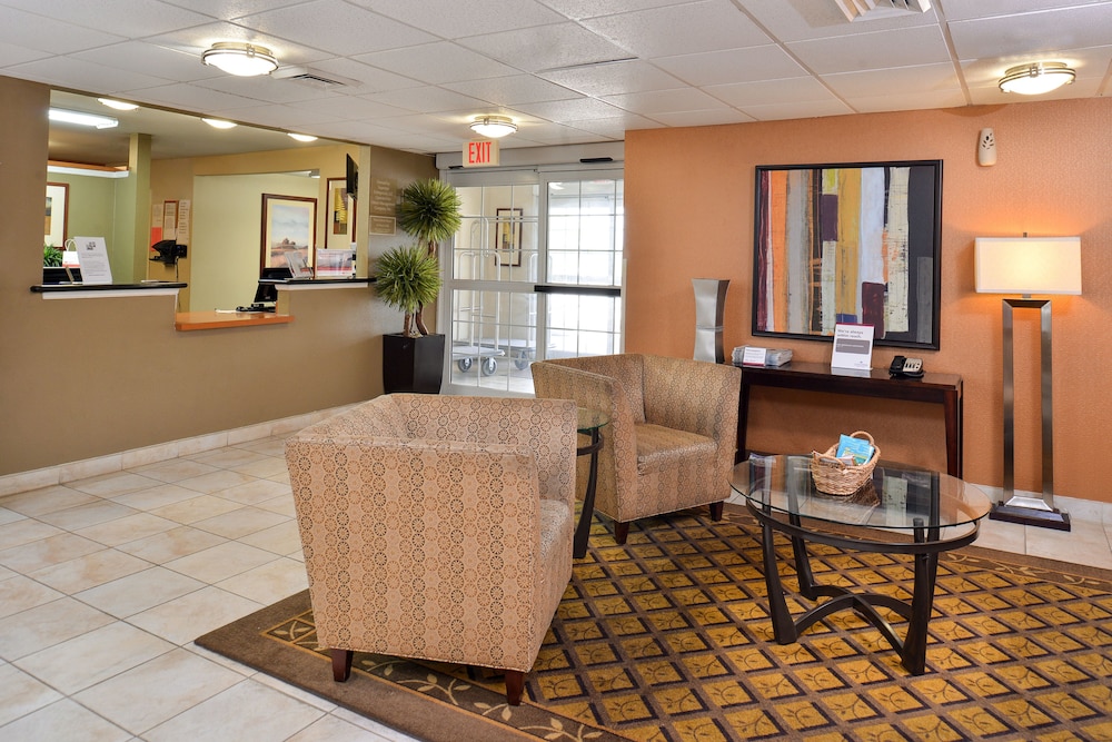 Candlewood Suites Lafayette- River Ranch 34/58