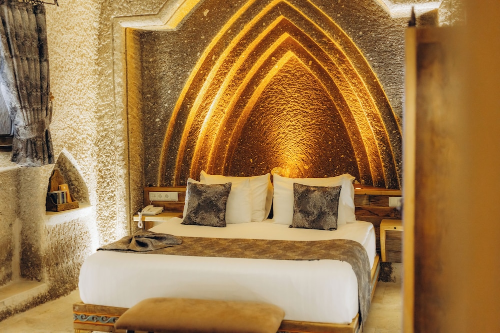 Luxury, Suite