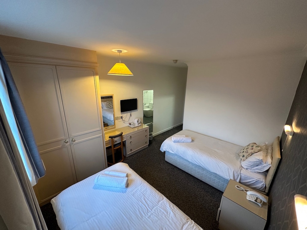 Pine Lodge Hotel & Restaurant Mansfield 16/48