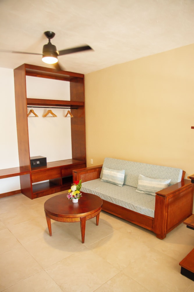 The Mint Resort Isla Mujeres 49/67