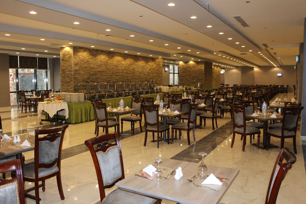 الصفوه رويال أوركيد(Al Safwah Royale Orchid Hotel) 33/40