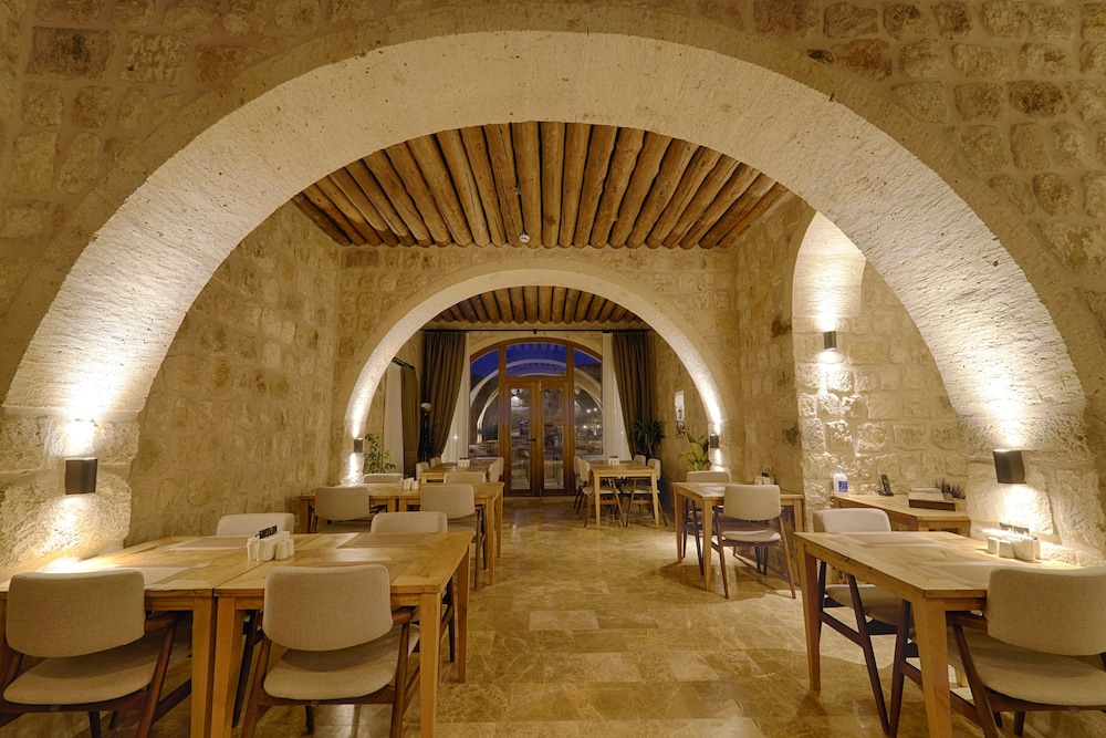Solem Cave Suites 39/56