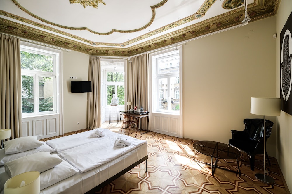 Home Aparthotel 48/58