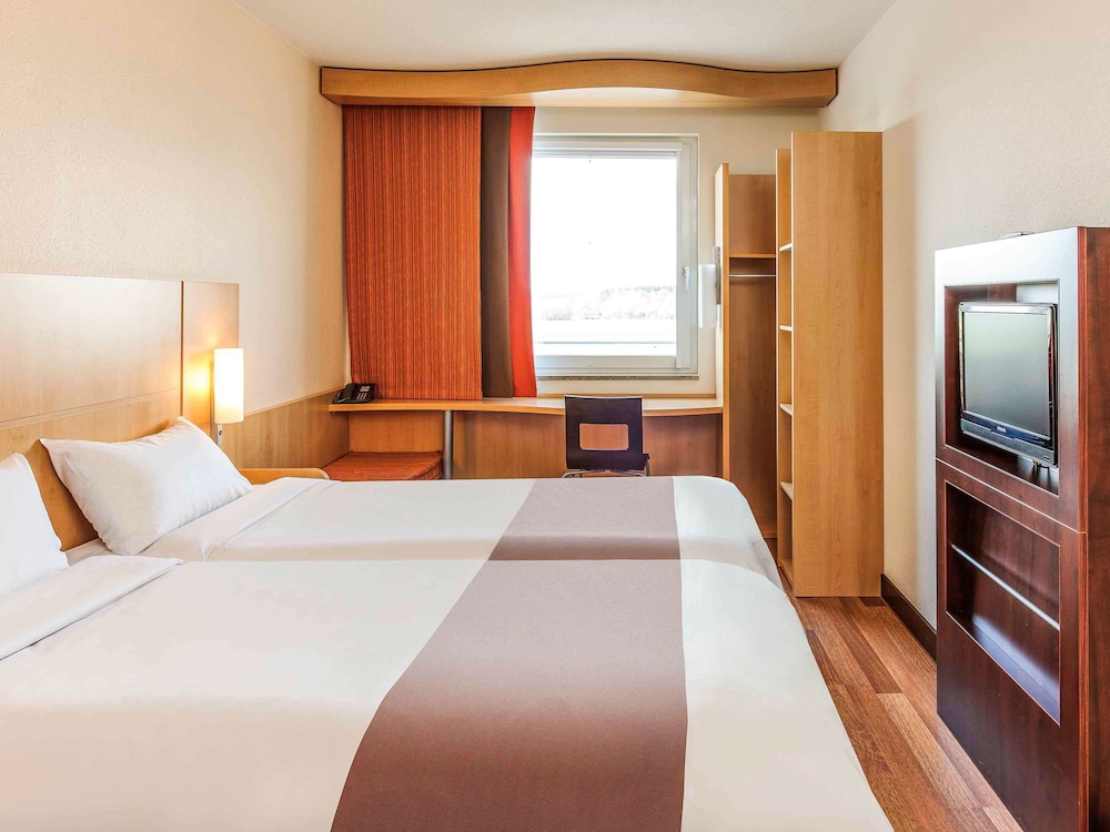 Hotel Ibis Friedrichshafen Airport Messe 21/70