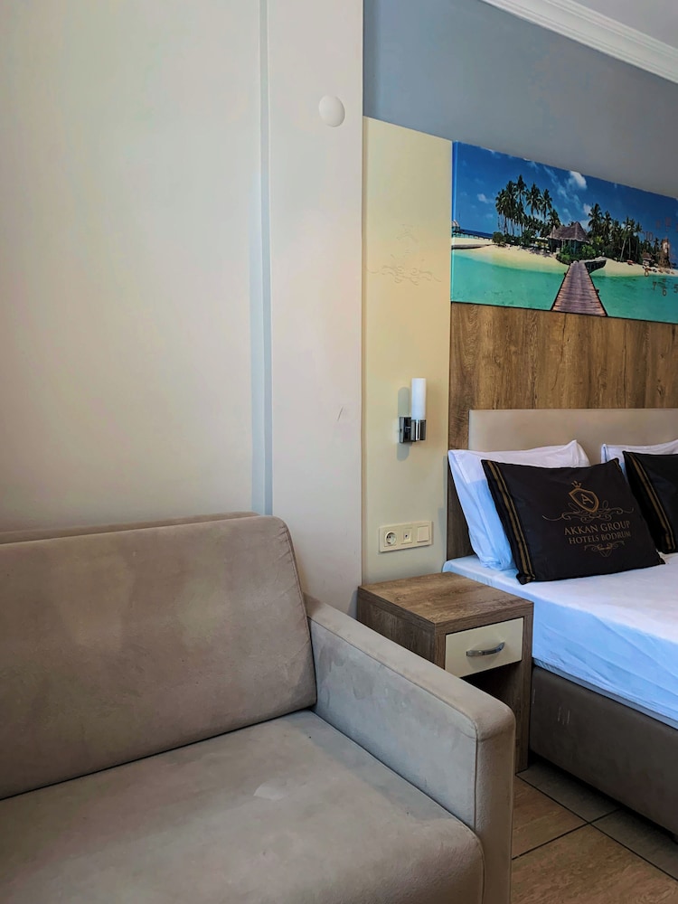 Akkan Beach Hotel 36/68