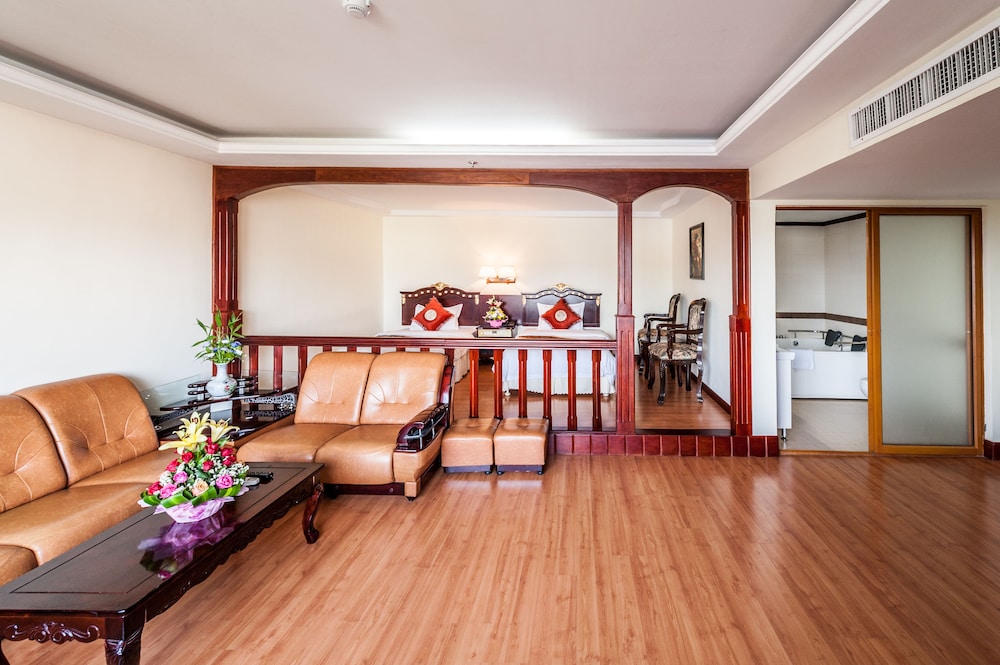 SMILING HOTEL AND SPA 39/50