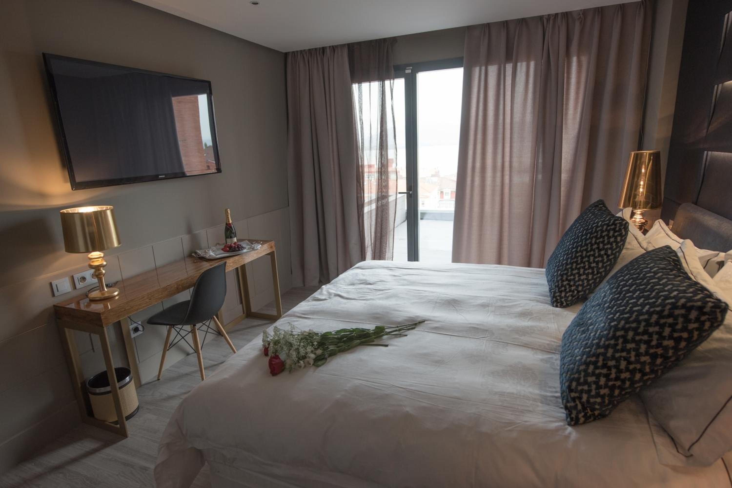 غرفة بسرير مزدوج بشرفة، Hotel Art Santander 8/10