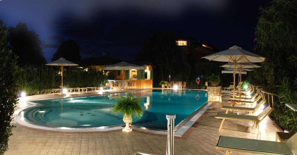 Hotel Villa Tiziana 45/50