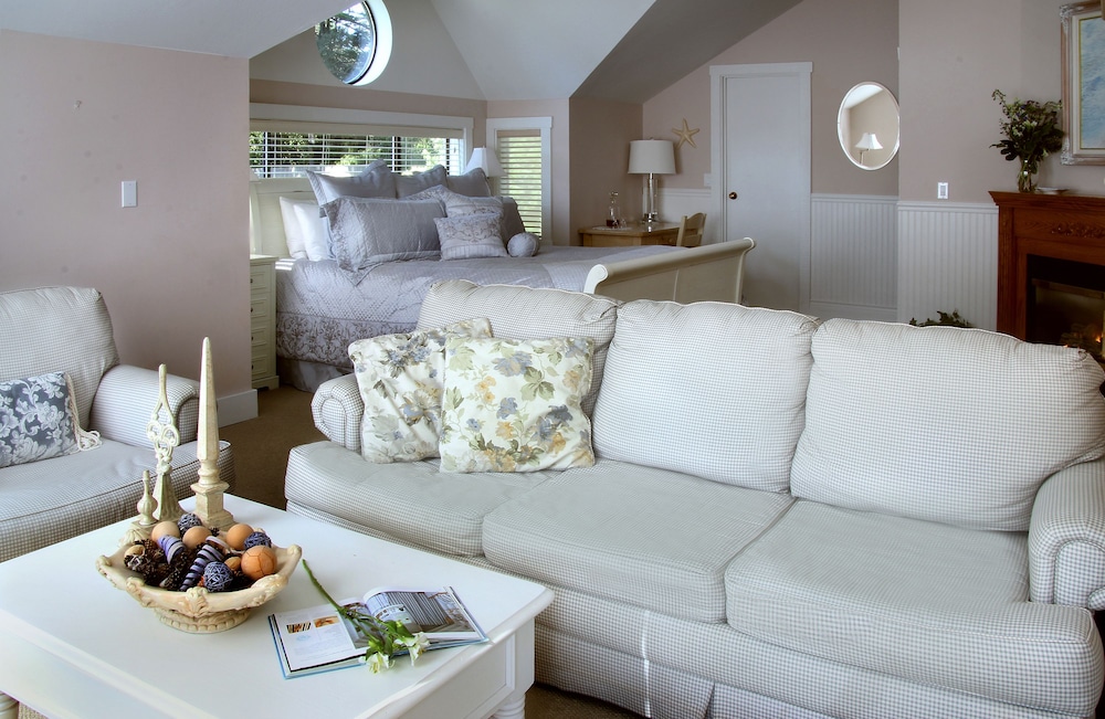 Agate Cove Inn 52/71