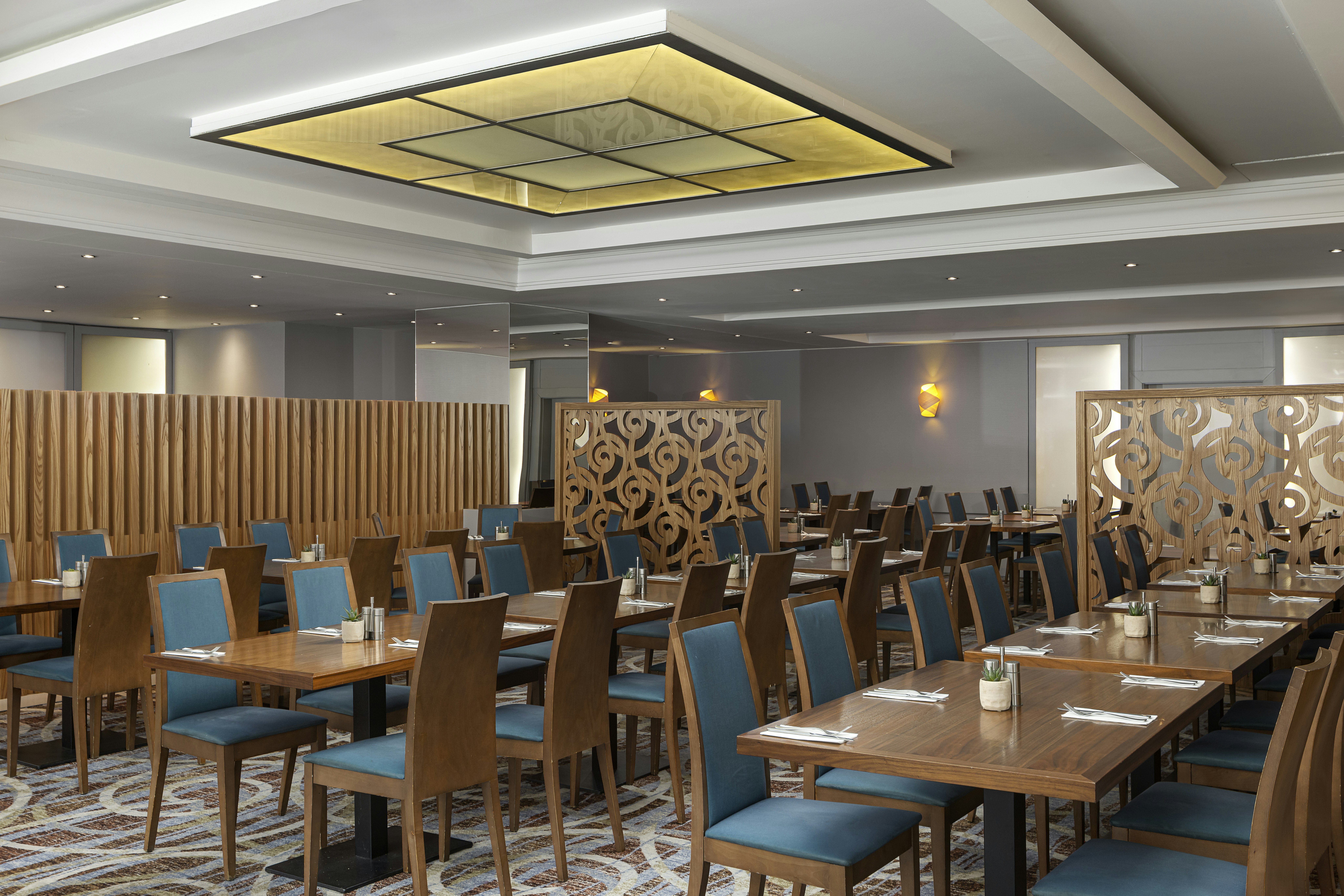 Hilton Prague Atrium 75/84