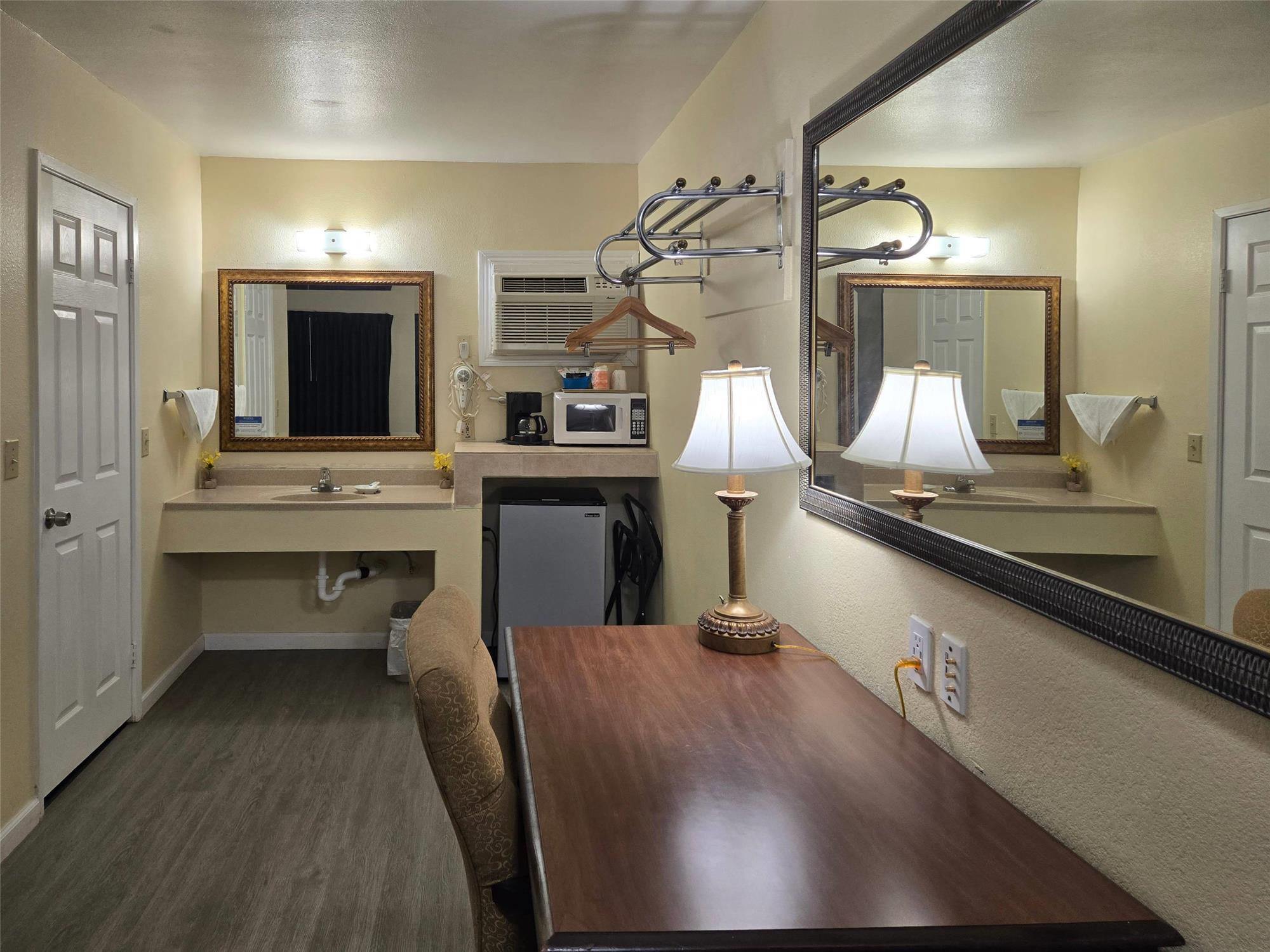 غرفة بسريرين كوين، Rodeway Inn & Suites Blythe I-10, CA 8/9