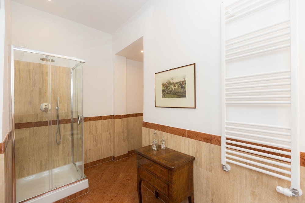 Prestigious Apartment Via Barberini 30/50