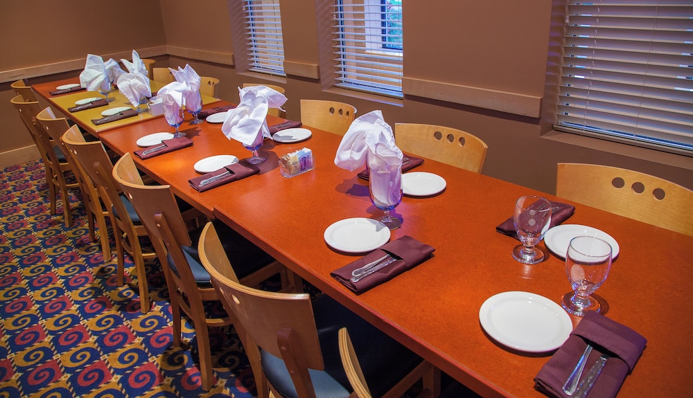 iHOTEL & Conference Centre Red Deer 46/57