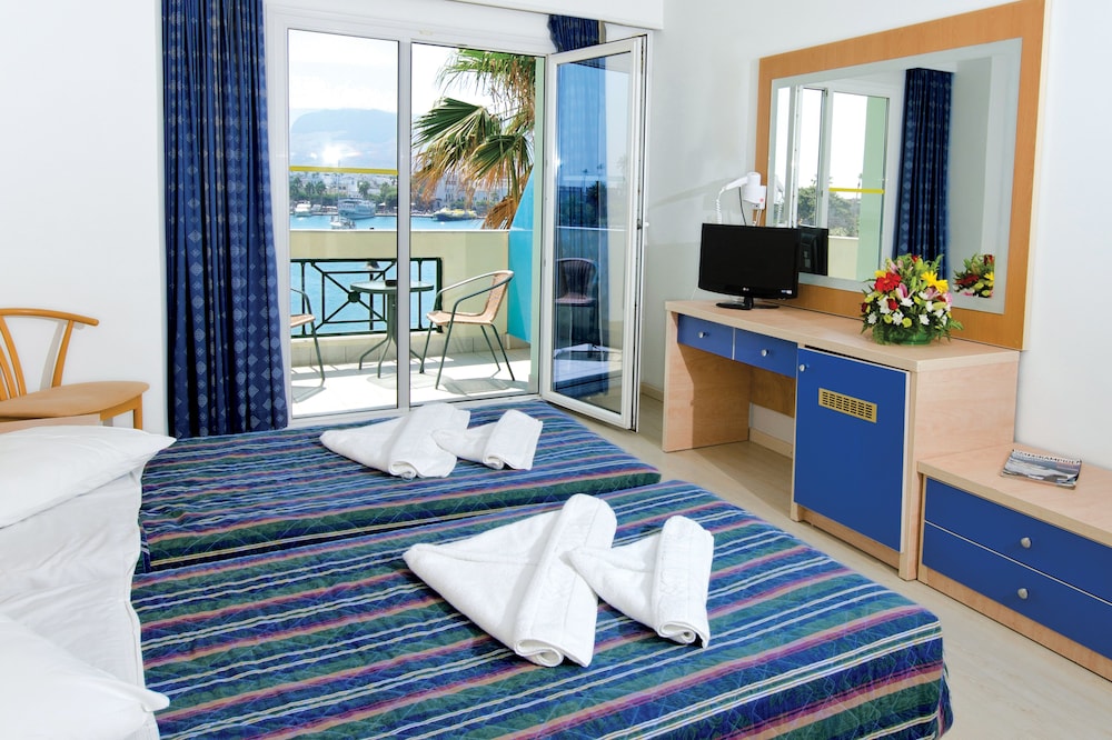 Kosta Palace City Hotel 105/157