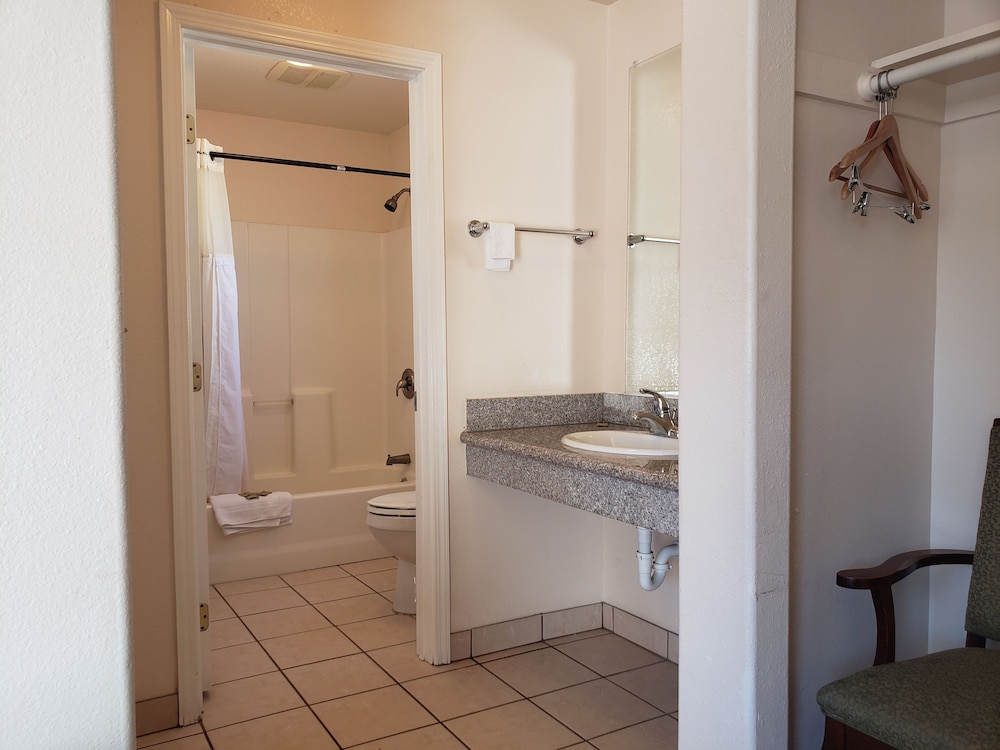 Paso Robles Wine Country Inn 13/39