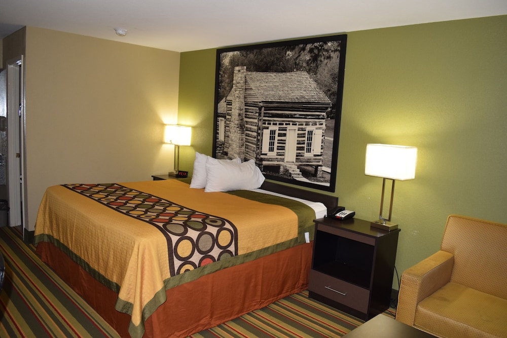 Super 8 by Wyndham Paragould 11/50