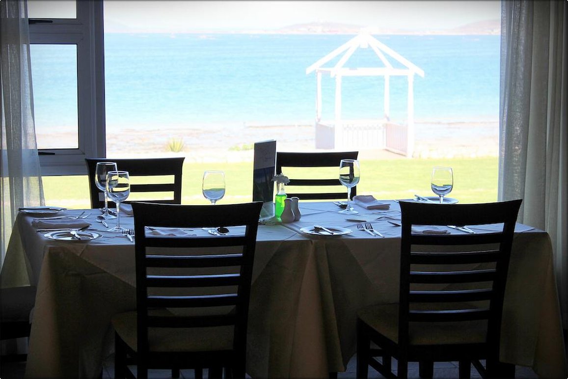 Blue Bay Lodge 7/11