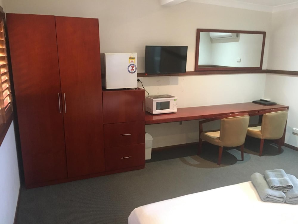Across Country Motel And Serviced Apartments 31/35